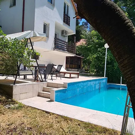 Villa M&E Oasis With Private Pool فيلة Koselji
