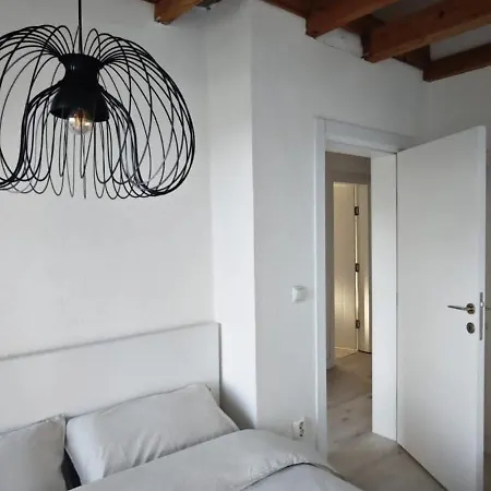 Private With Swimming Pool M&e Vila *