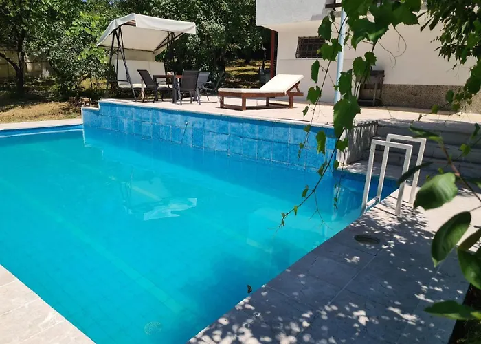 Private With Swimming Pool M&e * Koselji