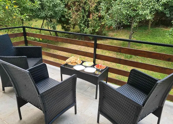 Private With Swimming Pool M&e Villa *